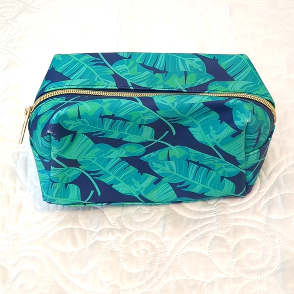 Clementine and Jane Bags Clementine And Jane Palm Leaf Cosmetic Bag Poshmark